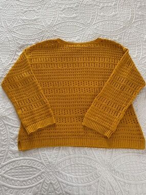 PULL OVER LIGHTWEIGHT SWEATER